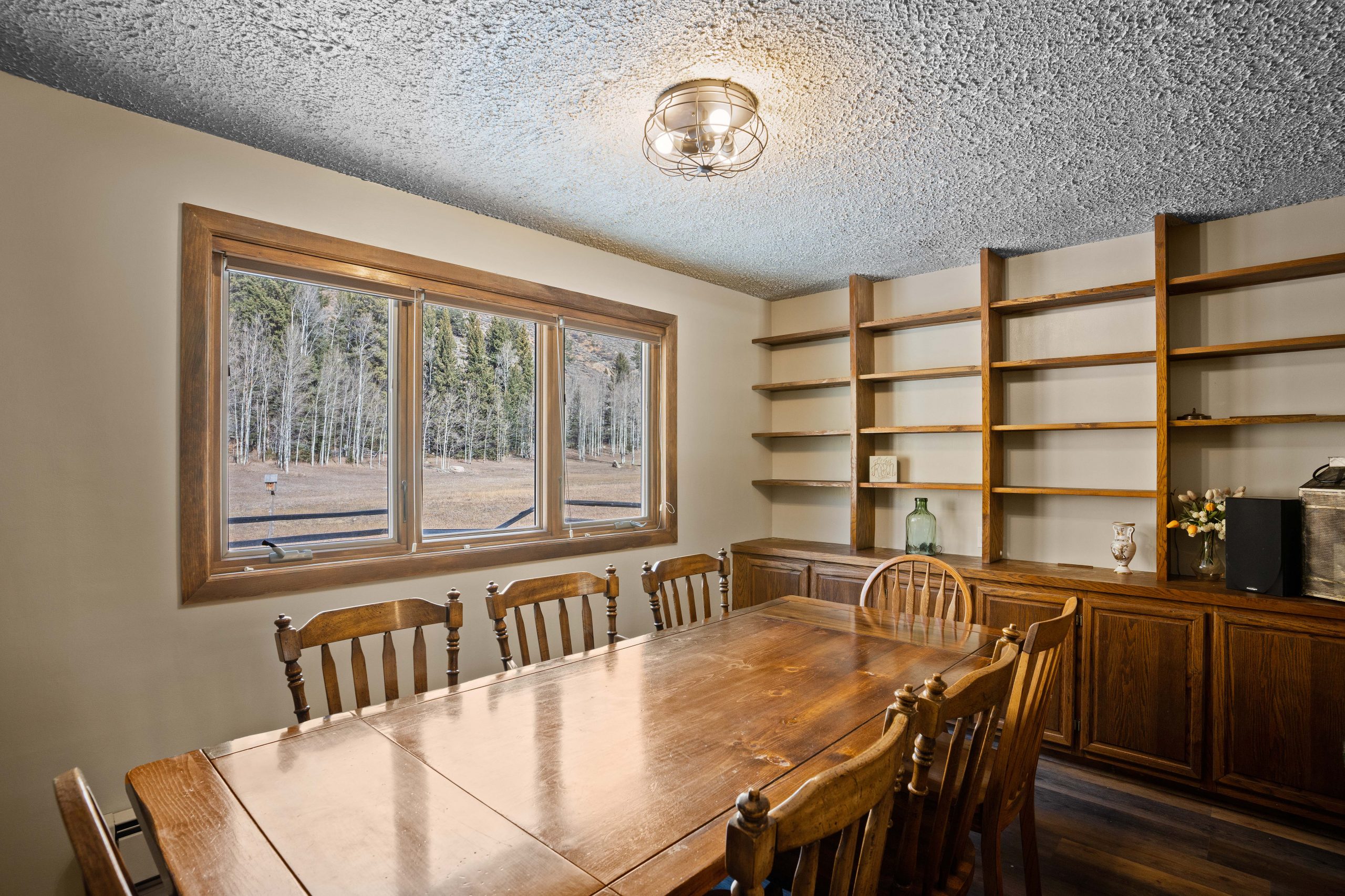 Cabin 100 Dining Room Table