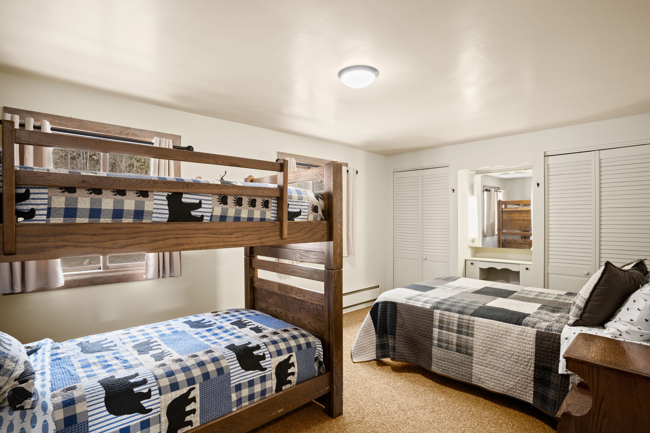 Cabin 100 Family Room Seating