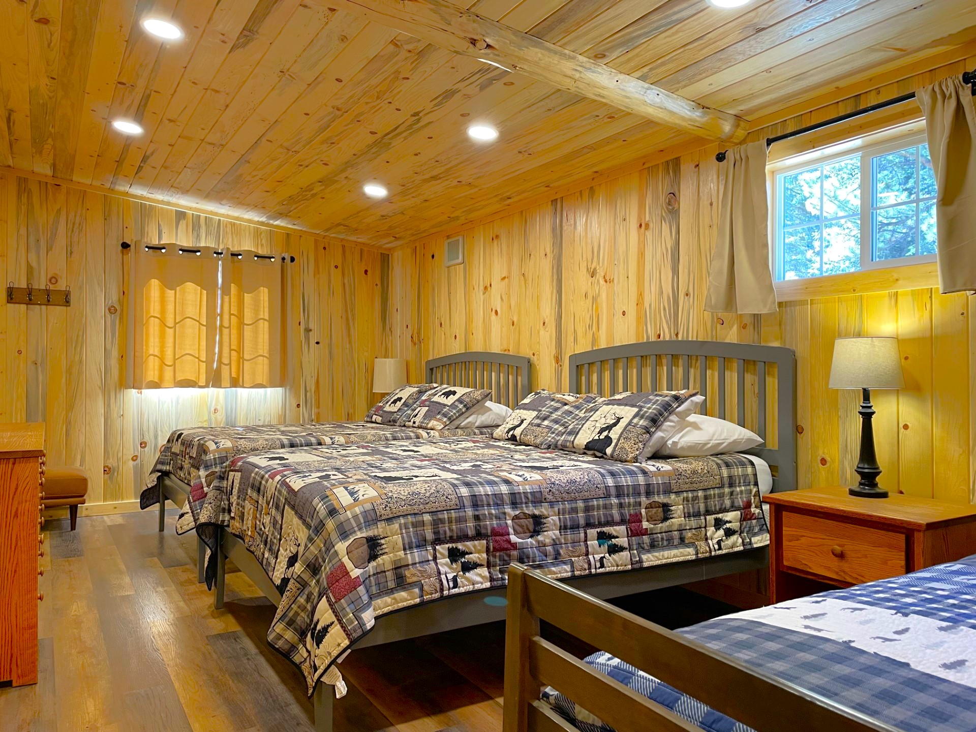 Cabin 12 Bedroom Twin Beds