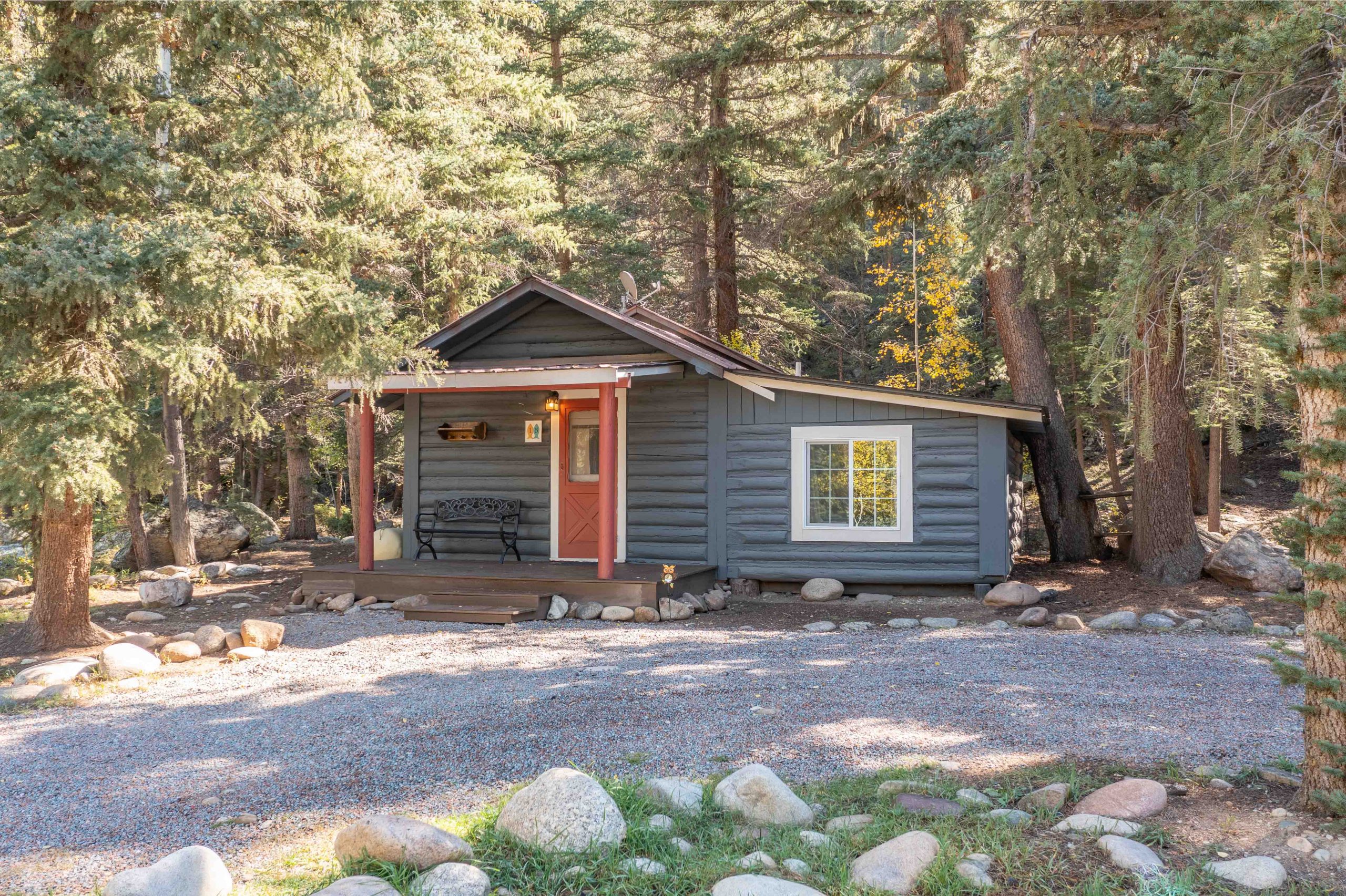 Cabin 15 Exterior Deck Forest