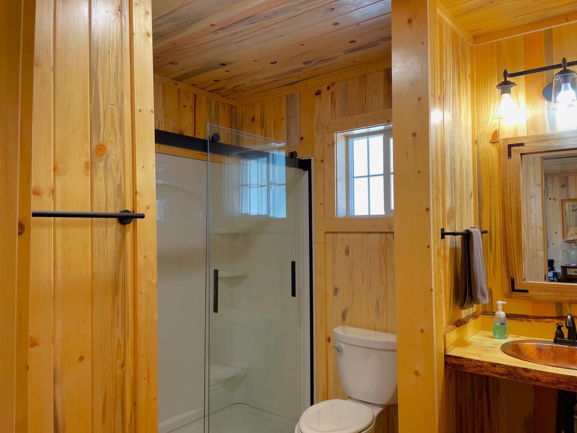 Cabin 19 Kitchen Dining Stove