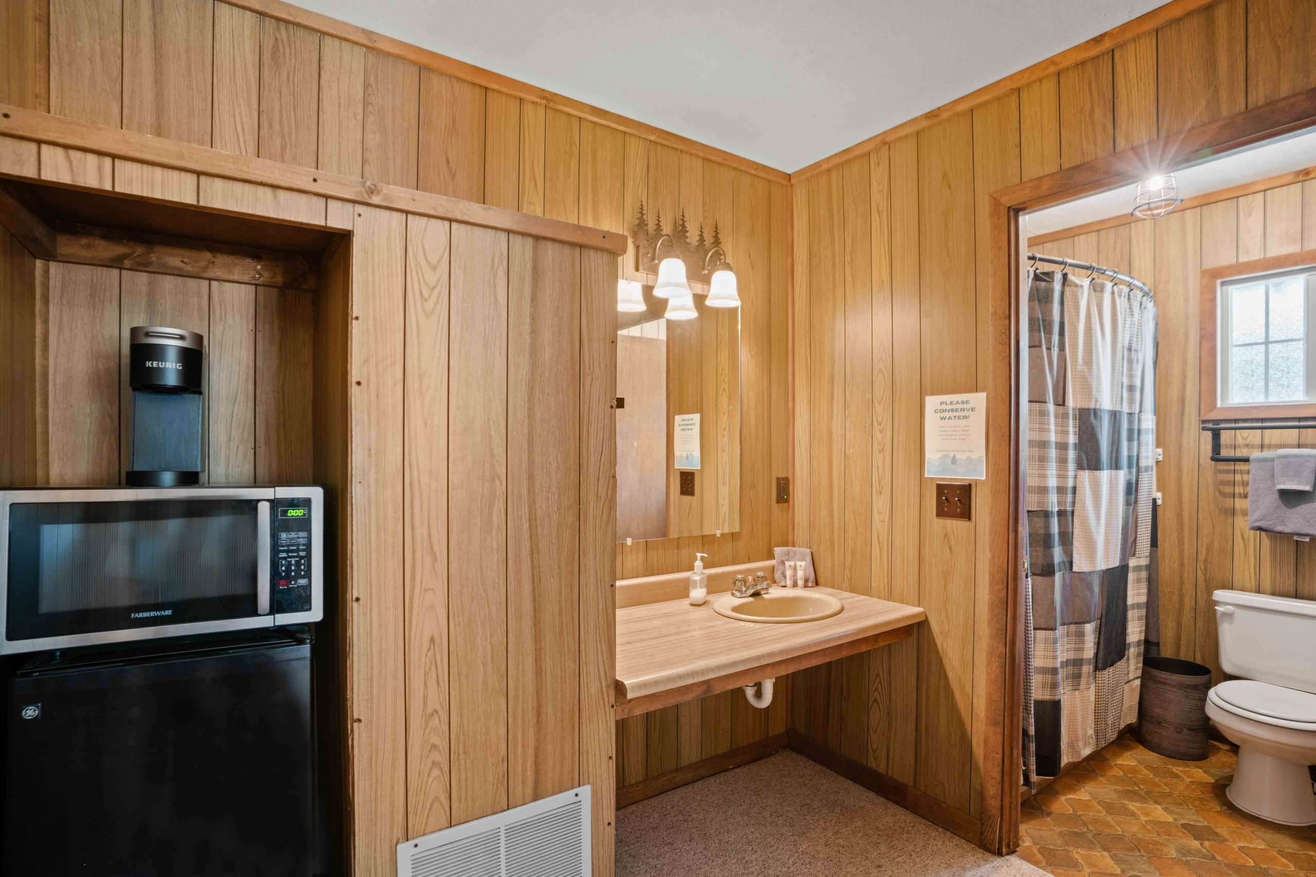 Cabin 32 Bedroom Twin Beds