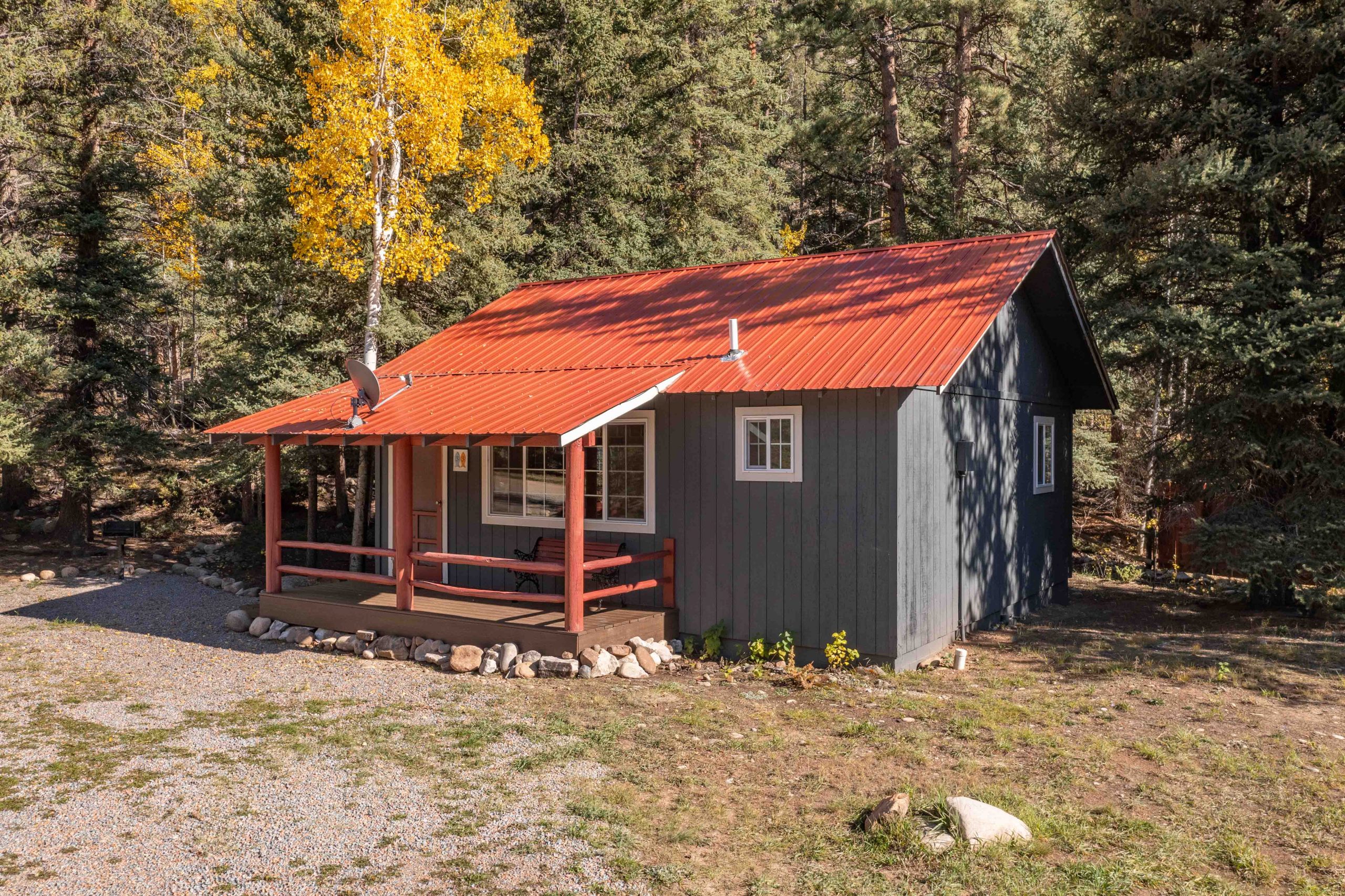 Cabin 33 Exterior Cabin Deck