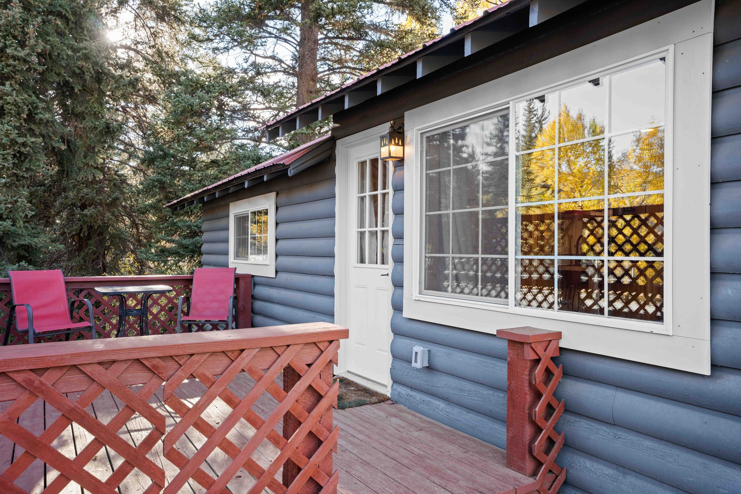 Cabin 5 Exterior Side Deck Pink Chairs