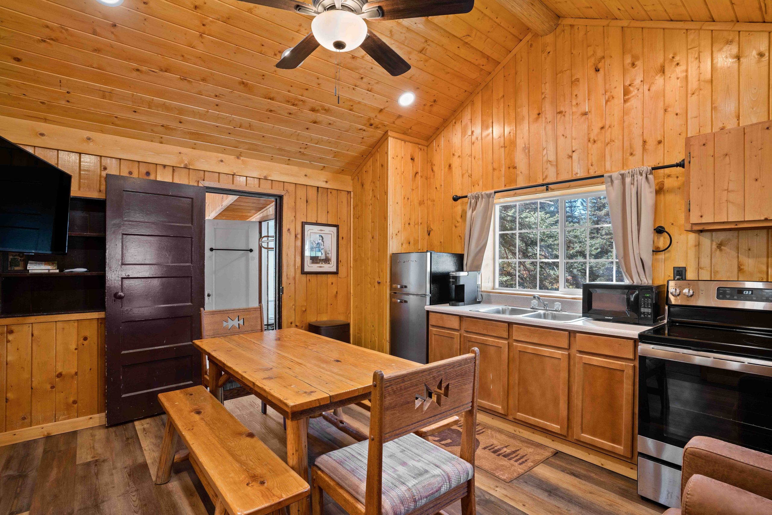 Cabin 7 Kitchen Dining Stove